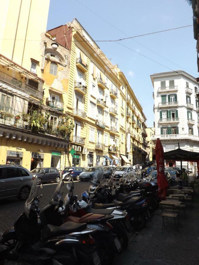 Domus Alma Acomodação com café da manhã Nápoles Exterior foto